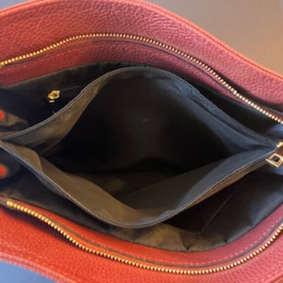 NWT Burgundy Italian Leather bag w/decorative chain - Picture 8 of 9